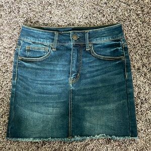 BNWOT HiRise Mini Dark Wash Skirt American Eagle Size 2